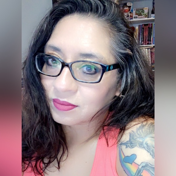 Meet your Posher, Sonia - Picture 2 of 2